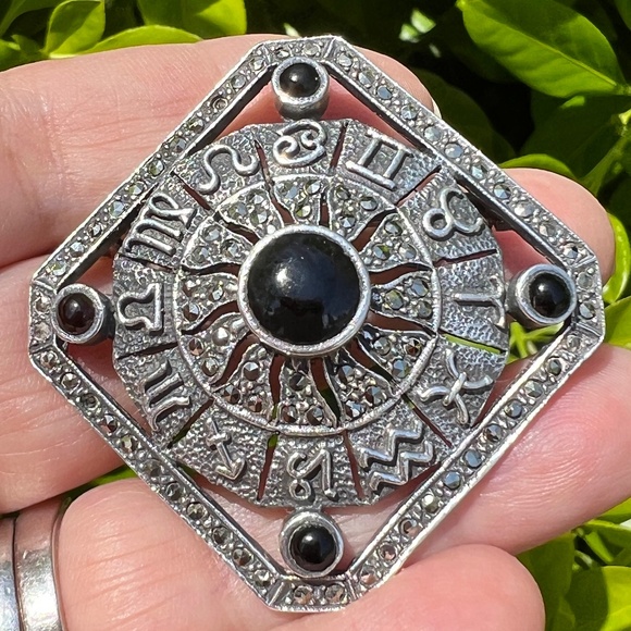 VINTAGE ZODIAC SIGNS ASTROLOGY ONYX MARCASITE PENDANT PIN BROOCH 925 STERLING
